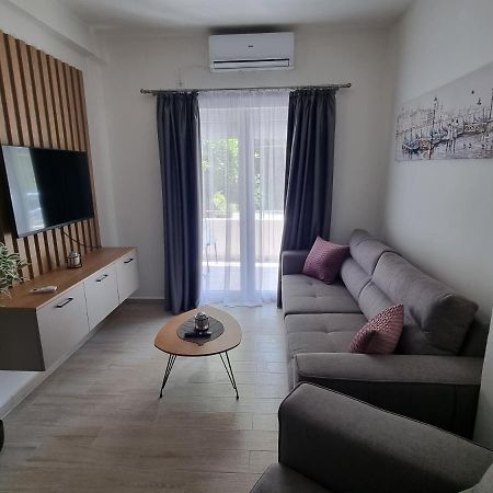 Apartment Ninas Dobrota Exterior photo