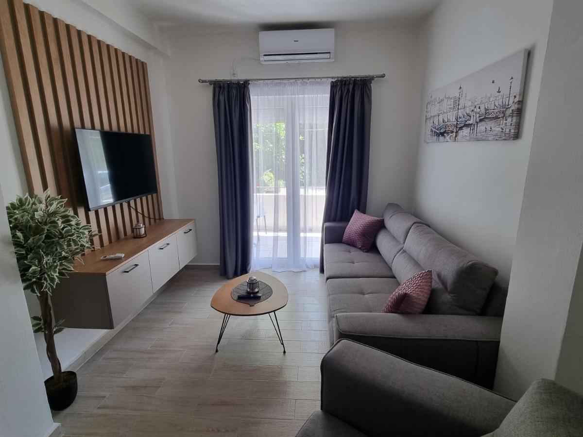Apartment Ninas Dobrota Exterior photo